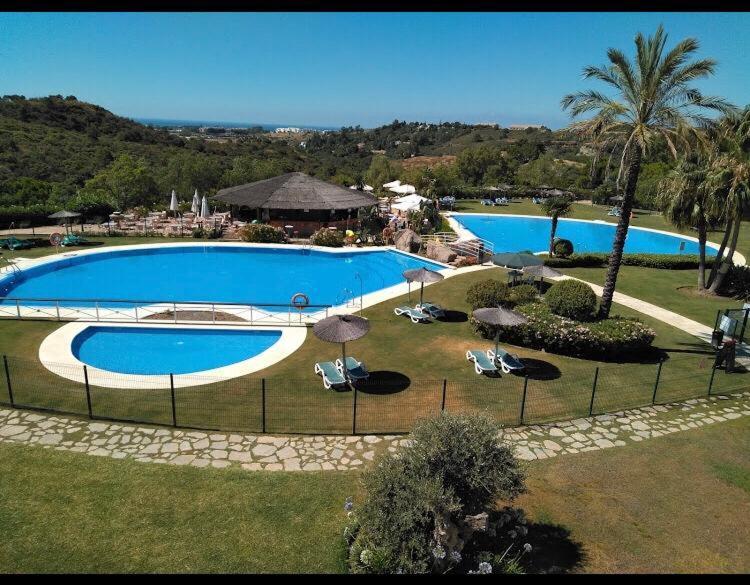 Resort Parque Botanico Club & Country 埃斯特波纳 外观 照片
